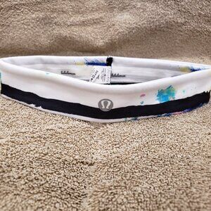 (2/$15) EUC Lululemon Fly Away Tamer Headband